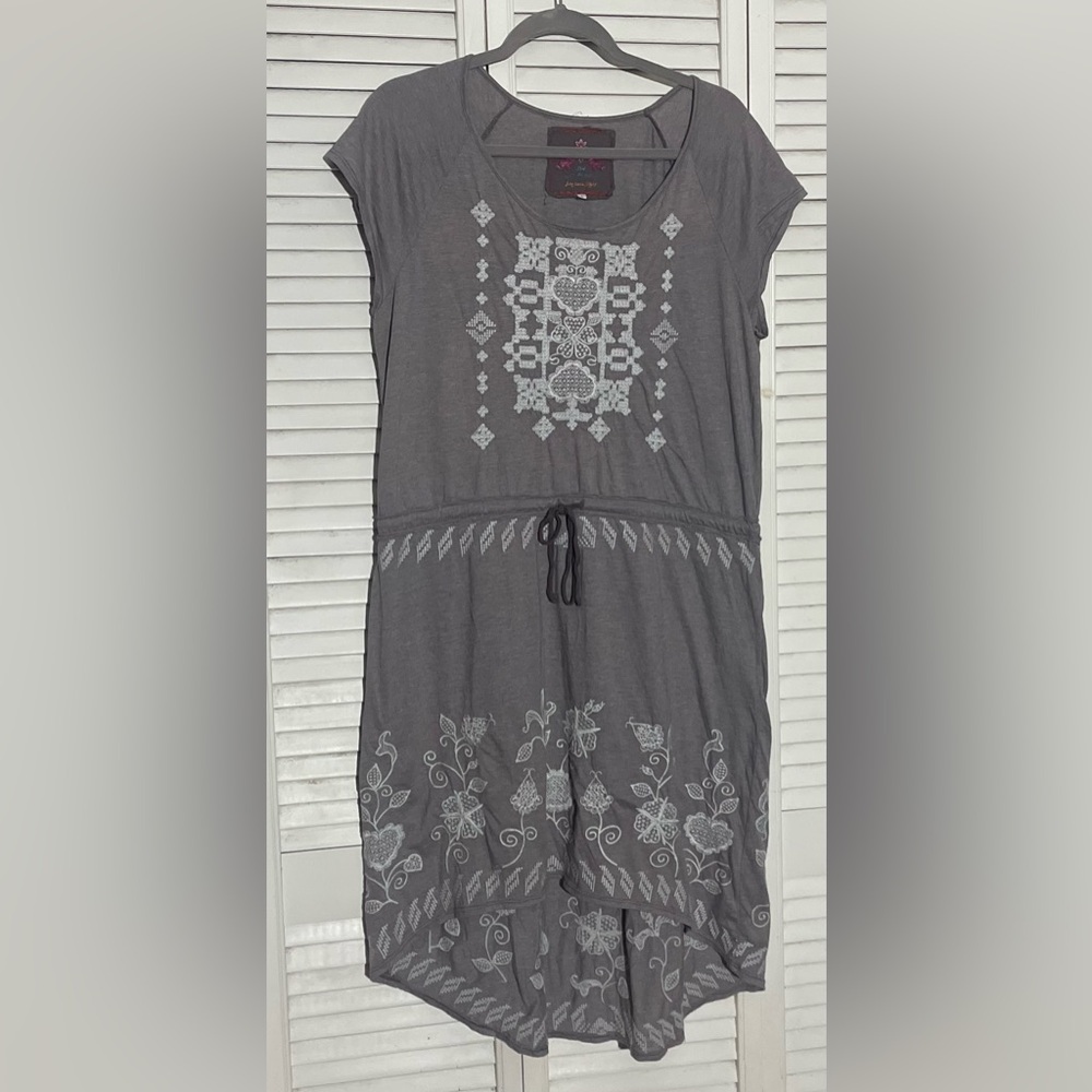 Johnny Was JWLA Gray Dress with cream Embroidery